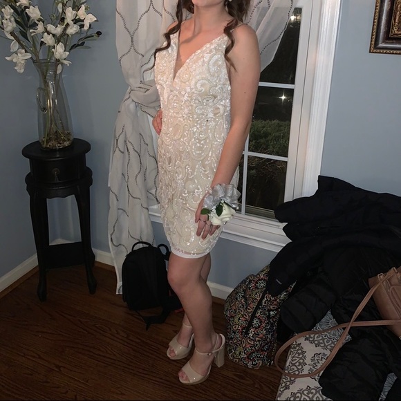 AshleyLauren cream cocktail dress - Picture 1 of 1